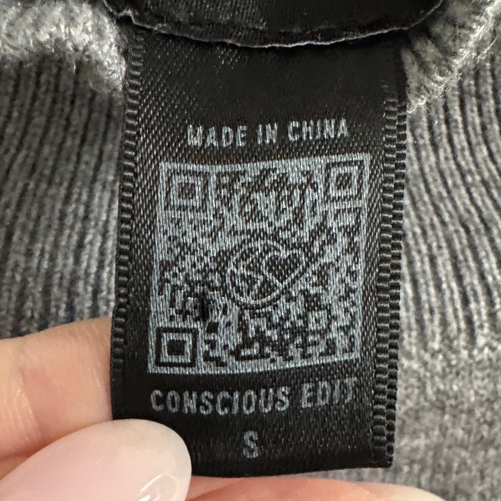 Express Gray Women's Sweater - Picture 4 of 6